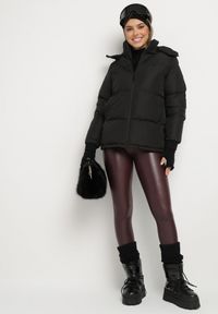 Born2be - Czarna Pudełkowa Kurtka Pikowana z Kapturem Anena. Okazja: na co dzień. Typ kołnierza: kaptur. Kolor: czarny. Materiał: jeans. Styl: casual, elegancki, klasyczny #5