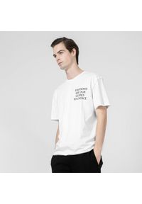 outhorn - T-shirt z nadrukiem męski - biały. Okazja: na co dzień. Kolor: biały. Materiał: dzianina, bawełna. Wzór: nadruk. Styl: casual