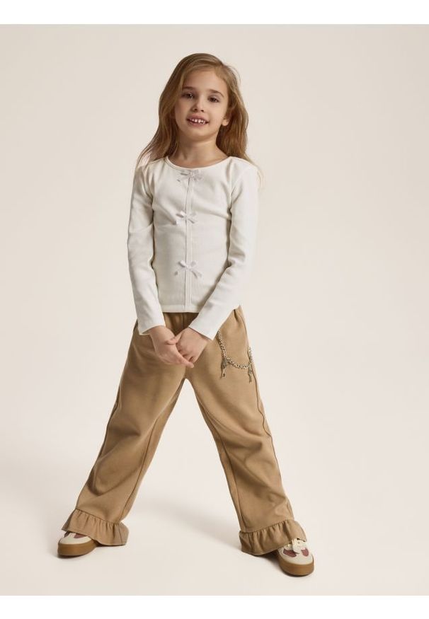 Reserved - Koszulka z kokardkami - złamana biel. Typ kołnierza: kokarda. Materiał: bawełna