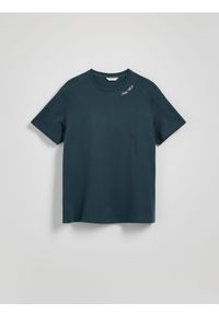 Reserved - T-shirt regular z haftem - zielony. Kolor: zielony. Materiał: bawełna, dzianina. Wzór: haft