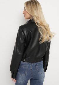 Born2be - Czarna Kurtka Ramoneska ze Zwężanymi Rękawami i Asymetrycznym Suwakiem Arpeggia. Okazja: na co dzień. Kolor: czarny. Materiał: jeans. Styl: casual, klasyczny, elegancki, rockowy #6