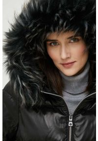 Geox kurtka damska kolor czarny zimowa. Okazja: na co dzień. Kolor: czarny. Materiał: futro, materiał, włókno. Sezon: zima. Styl: casual #7