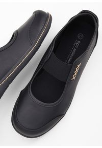 bonprix - Baleriny. Zapięcie: pasek. Kolor: czarny. Styl: elegancki