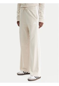 Adidas - adidas Dres Teamsport KB8181 Beżowy Regular Fit. Kolor: beżowy. Materiał: bawełna #2
