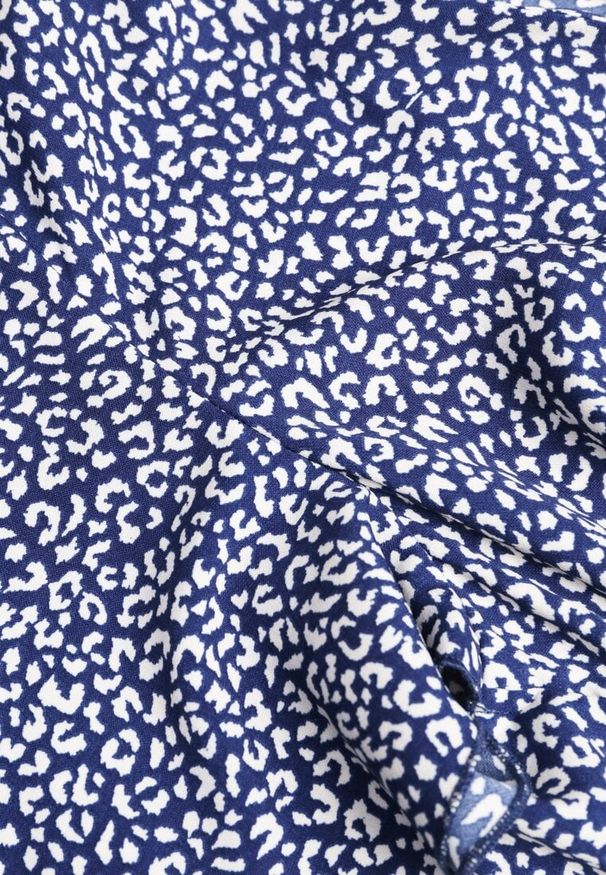 Born2be - Granatowa Sukienka Theminophe. Okazja: na co dzień. Kolor: niebieski. Materiał: tkanina, wiskoza, materiał. Wzór: kropki. Typ sukienki: rozkloszowane, kopertowe, proste. Styl: casual. Długość: maxi