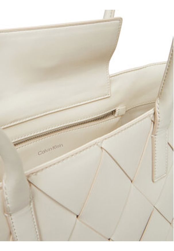 Calvin Klein Torebka Ck Woven Medium Shopper K60K612994 Biały. Kolor: biały. Materiał: skórzane