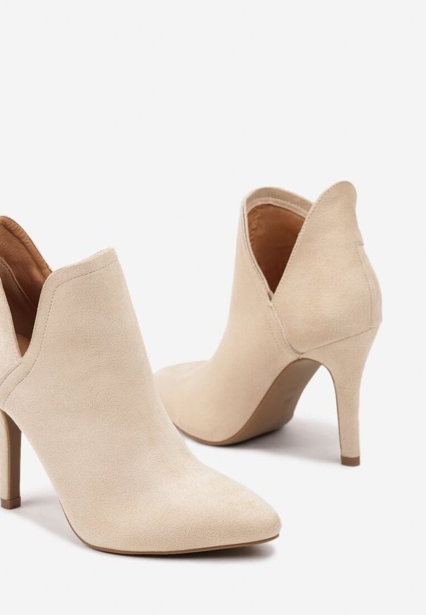 Born2be - Beżowe Botki Vices na Szpilce Ozdobione Wycięciem Ellianis. Okazja: na co dzień. Kolor: beżowy. Materiał: jeans. Wzór: aplikacja. Obcas: na szpilce. Styl: elegancki, casual, wizytowy. Wysokość obcasa: średni