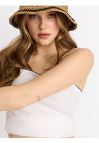 Sinsay - Prążkowany top - kremowy. Kolor: kremowy. Materiał: prążkowany