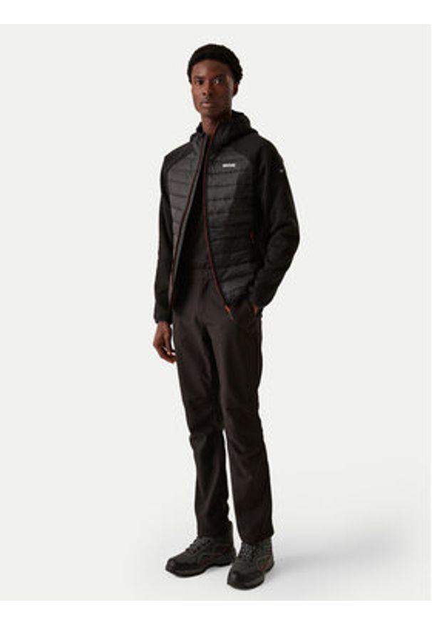 Regatta Kurtka outdoor Newhill RMN256 Czarny Regular Fit. Kolor: czarny. Materiał: syntetyk. Sport: outdoor