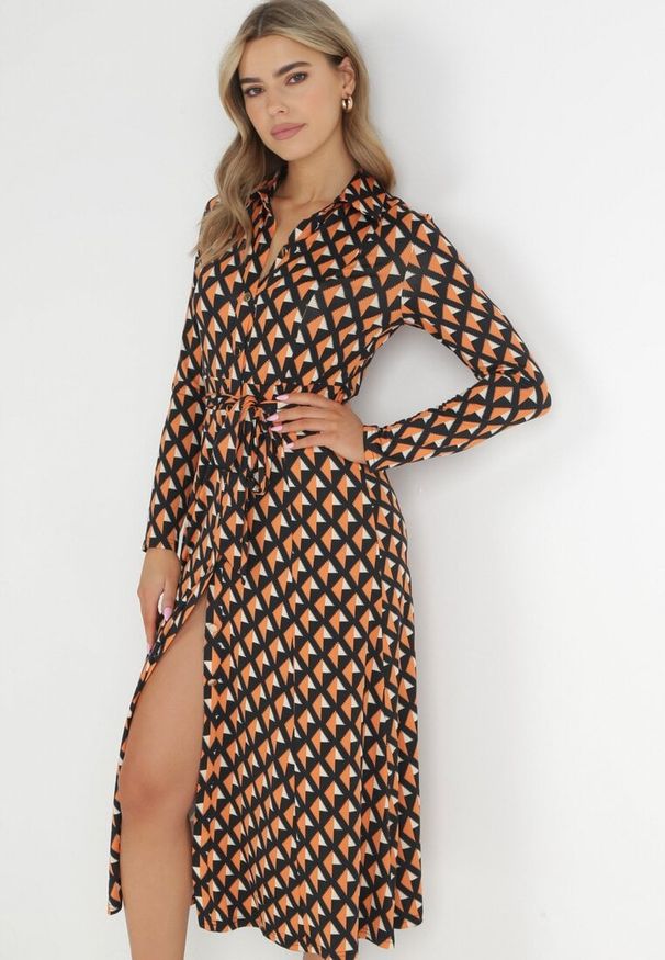 Born2be - Pomarańczowo-Czarna Sukienka Koszulowa Rozkloszowana Senecio. Okazja: do pracy, na spotkanie biznesowe, na co dzień, na randkę. Kolor: pomarańczowy. Materiał: dzianina, materiał. Wzór: geometria. Typ sukienki: koszulowe. Styl: casual, elegancki, biznesowy. Długość: midi