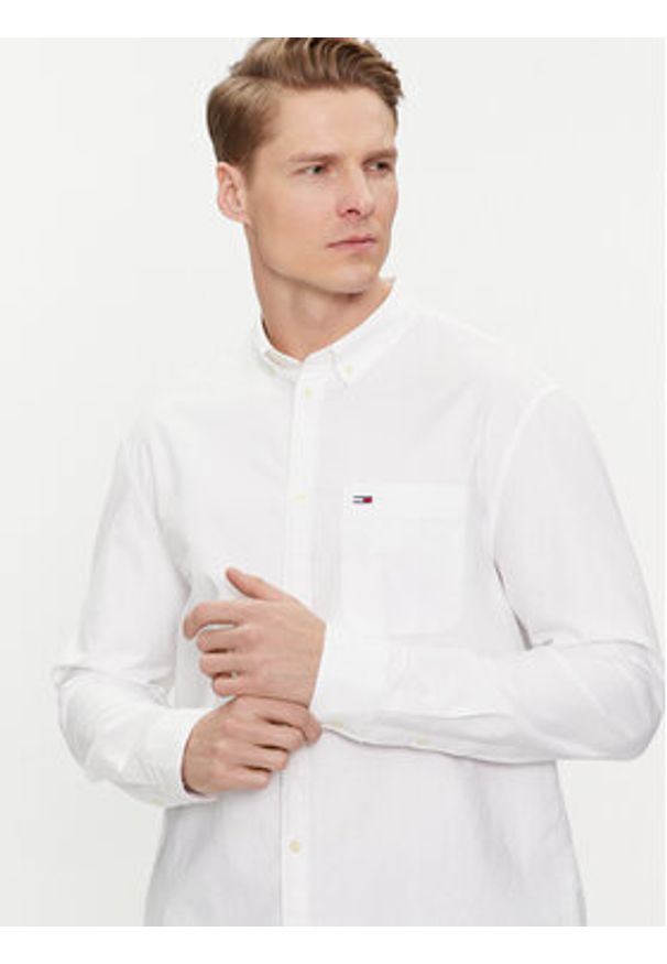 Tommy Jeans Koszula Oxford DM0DM18335 Biały Regular Fit. Kolor: biały. Materiał: bawełna