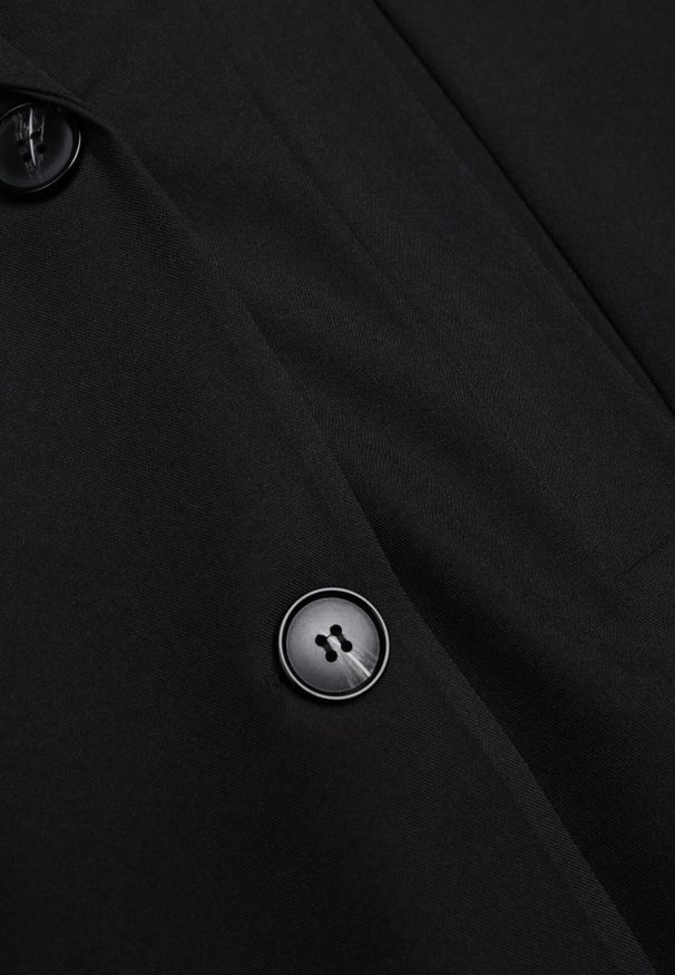 Born2be - Czarna Dwurzędowa Marynarka o Pudełkowym Kroju Nilinne. Okazja: na co dzień, na spacer. Kolor: czarny. Materiał: jeans. Styl: elegancki, casual