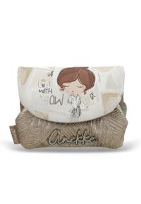 Portfel damski Anekke, z klapką ozdobiony charakterystycznym nadrukiem i metalowym logo wyposażony w kieszeń na monety, złoty, 42809-016. Kolor: złoty. Wzór: nadruk, aplikacja #3