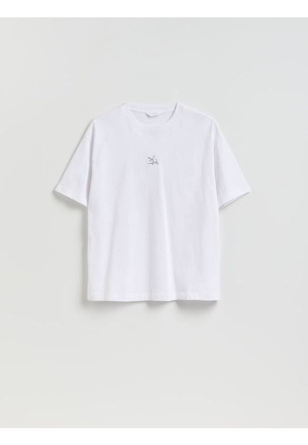 Reserved - T-shirt boxy z wyszywanym wzorem - biały. Kolor: biały. Materiał: dzianina, bawełna
