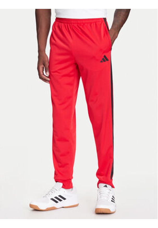 Adidas - adidas Dres Basic 3-Stripes JI8852 Czerwony Regular Fit. Kolor: czerwony. Materiał: syntetyk