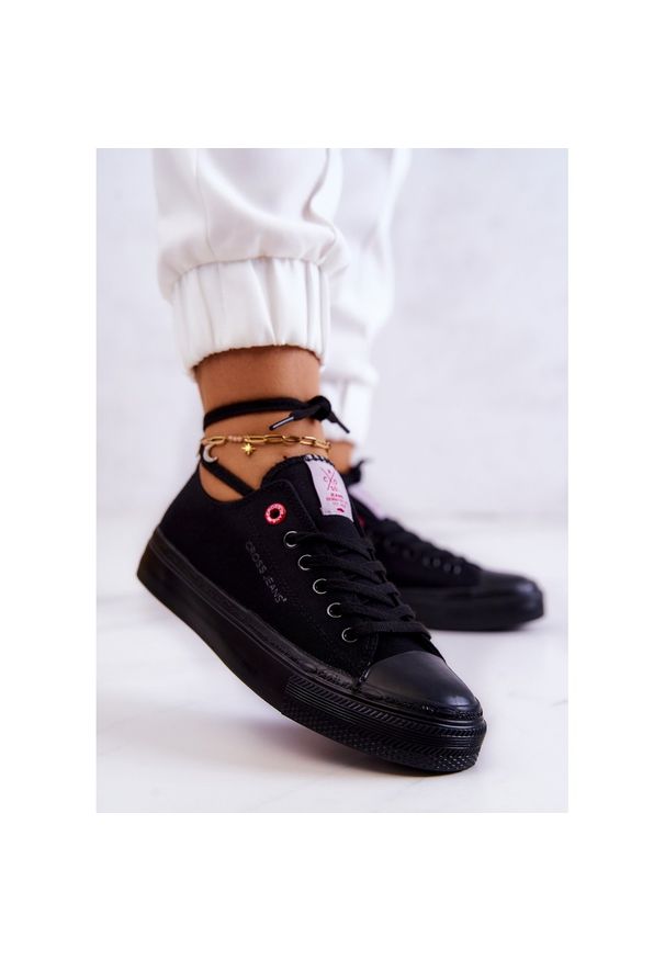Klasyczne Trampki Cross Jeans JJ2R4019C Czarne. Kolor: czarny. Materiał: materiał, guma. Szerokość cholewki: normalna. Styl: klasyczny