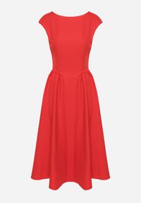 Born2be - Czerwona Sukienka o Rozkloszowanym Kroju z Wiązaniem i Dekoltem w Łódkę Aladriela. Okazja: na co dzień. Typ kołnierza: dekolt w łódkę. Kolor: czerwony. Długość rękawa: krótki rękaw. Sezon: wiosna, lato. Styl: casual, klasyczny #4