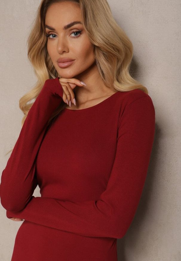 Renee - Bordowa Sukienka z Wiskozą o Dopasowanym Kroju na Guziki Linnevia. Okazja: na co dzień, na spotkanie biznesowe, do pracy. Kolor: czerwony. Materiał: wiskoza. Typ sukienki: proste, dopasowane. Styl: glamour, wizytowy, biznesowy, casual