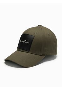 Ombre Clothing - Męska czapka bejsbolówka z daszkiem i dużą naszywką – khaki V2. Kolor: czarny. Materiał: guma, bawełna. Wzór: aplikacja. Styl: casual, elegancki