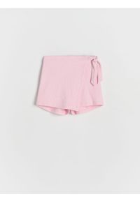 Reserved - Szorty imitujące spódnicę - różowy. Kolor: różowy. Materiał: wiskoza, dzianina