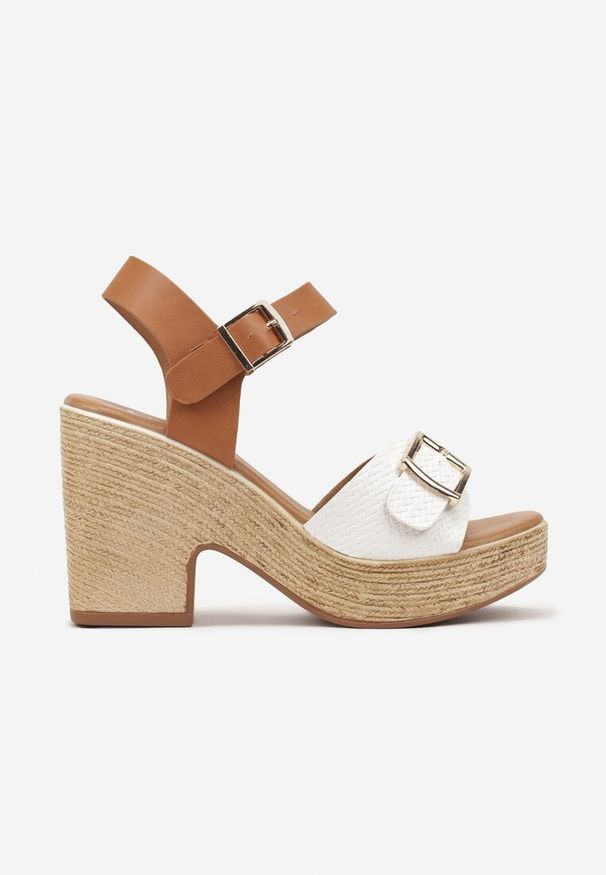 Renee - Białe Sandały z Klamrami z Plecioną Wstawką na Obcasie i Platformie Merssa. Okazja: na co dzień. Zapięcie: klamry. Kolor: biały. Materiał: jeans. Obcas: na obcasie. Styl: elegancki, casual, klasyczny. Wysokość obcasa: średni