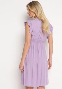 Born2be - Fioletowa Rozkloszowana Sukienka z Wiązanym Dekoltem i Gumką w Pasie Ozdobiona Falbanką Dimonima. Kolor: fioletowy. Materiał: bawełna, wiskoza. Wzór: aplikacja. Typ sukienki: rozkloszowane. Styl: retro, elegancki #2