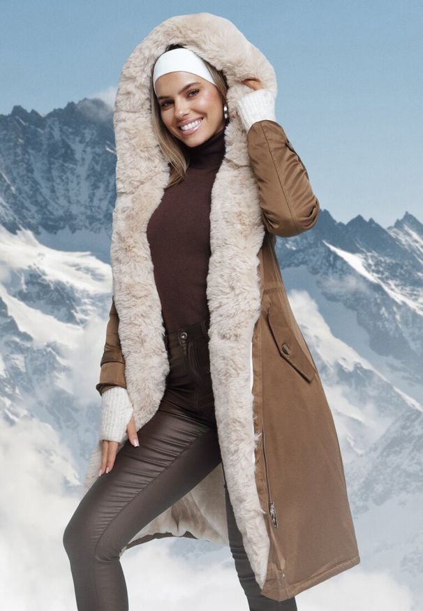 Born2be - Brązowa Nylonowa Kurtka Parka Płaszcz Ozdobiona Futerkiem Faelana. Kolor: brązowy. Materiał: nylon, futro. Wzór: aplikacja