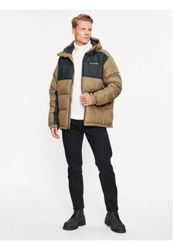 columbia - Columbia Kurtka zimowa Pike Lake™ II Hooded Jacket Brązowy Regular Fit. Kolor: brązowy. Materiał: syntetyk. Sezon: zima