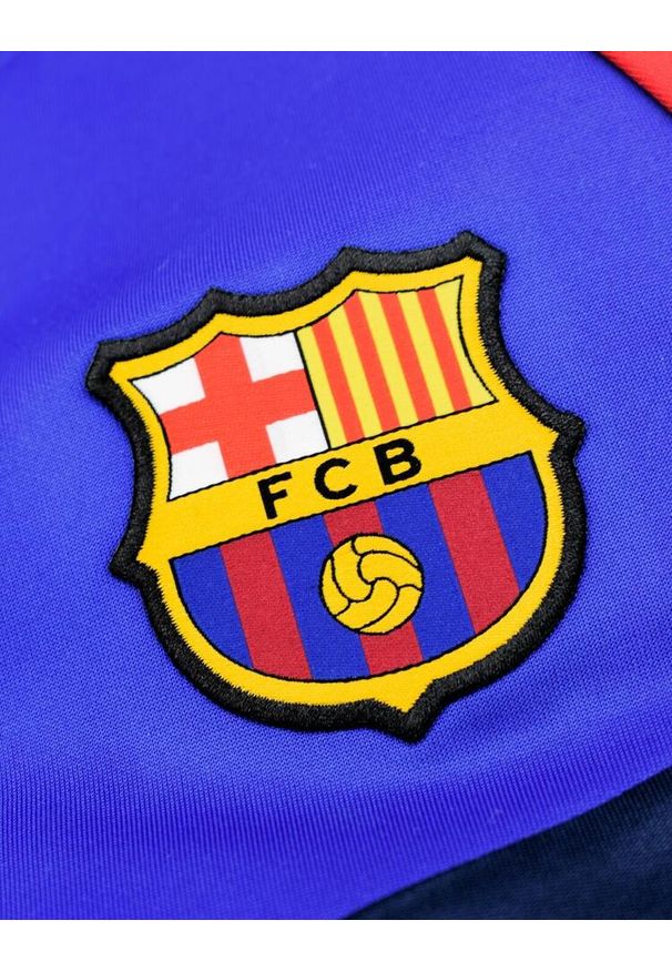 Dres FC Barcelona 2025-26. Kolor: wielokolorowy. Materiał: dresówka. Sport: piłka nożna