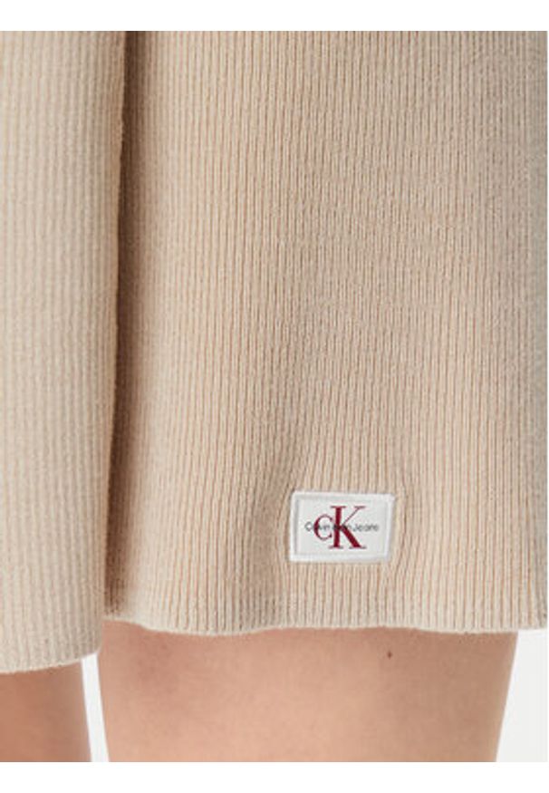 Calvin Klein Jeans Sukienka codzienna J20J225269 Beżowy Slim Fit. Okazja: na co dzień. Kolor: beżowy. Materiał: bawełna. Typ sukienki: proste. Styl: casual