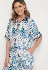 Born2be - Niebieska Koszula z Wiskozy w Kwiatowy Wzór Milineira. Okazja: na co dzień. Kolor: niebieski. Materiał: wiskoza. Wzór: kwiaty. Styl: elegancki, casual