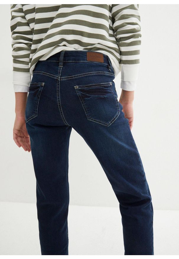 bonprix - Dżinsy typu boyfriend, mid waist, ze stretchem. Kolor: niebieski