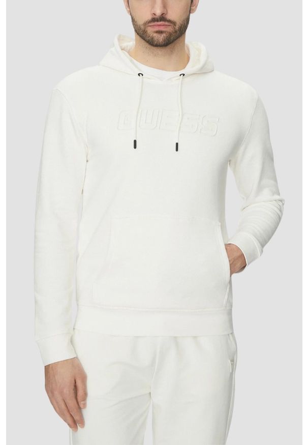 Guess - GUESS Biała bluza męska Aldwin, Rozmiar XL. Okazja: na co dzień. Kolor: biały. Materiał: materiał, bawełna, poliester. Długość rękawa: długi rękaw. Długość: długie. Styl: casual, klasyczny