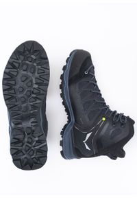 Salewa - Buty trekkingowe męskie czarne SALEWA MS MTN TRAINER LITE MID GTX. Wysokość cholewki: za kostkę. Zapięcie: sznurówki. Kolor: czarny. Materiał: guma, zamsz, materiał, skóra. Szerokość cholewki: normalna. Technologia: Gore-Tex. Sezon: wiosna, jesień, zima, lato. Sport: turystyka piesza