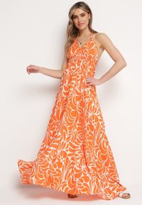 Born2be - Pomarańczowa Wiskozowa Sukienka o Rozkloszowanym Kroju z Wiązaniem na Plecach Canella. Kolor: pomarańczowy. Materiał: wiskoza. Sezon: lato #1
