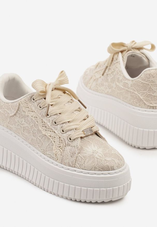 Renee - Beżowe Sneakersy na Platformie Ozdobione Brokatem Tihisse. Okazja: na co dzień, na spacer. Kolor: beżowy. Materiał: jeans. Wzór: aplikacja. Obcas: na platformie. Sport: turystyka piesza