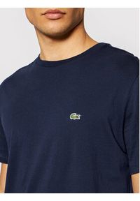 Lacoste T-Shirt TH6709 Granatowy Regular Fit. Kolor: niebieski. Materiał: bawełna #4