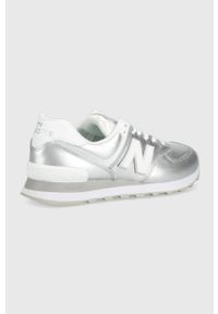 New Balance buty WL574LA2 kolor srebrny. Nosek buta: okrągły. Zapięcie: sznurówki. Kolor: srebrny. Materiał: guma. Model: New Balance 574