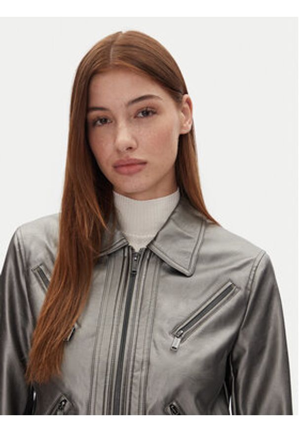 DKNY Kurtka z imitacji skóry P4JJ6XJA Srebrny Regular Fit. Kolor: srebrny. Materiał: skóra