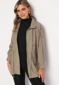 Born2be - Beżowa Kurtka Parka z Bawełną Ściągana w Pasie Troczkiem Zapinana na Napy Velethra. Okazja: na co dzień. Kolor: beżowy. Materiał: bawełna. Styl: casual #7