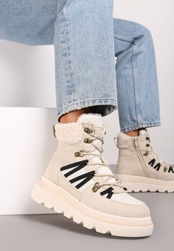 Born2be - Beżowe Traperki na Grubej Podeszwie Ozdobione Futerkiem Linthira. Okazja: na co dzień. Kolor: beżowy. Materiał: futro. Wzór: aplikacja. Styl: elegancki, casual