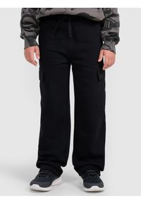 4f - 4F Spodnie dresowe cargo chłopięce - czarne 152 (11-12 lat). Okazja: na co dzień. Kolor: czarny. Materiał: dresówka. Sezon: lato. Styl: casual #2