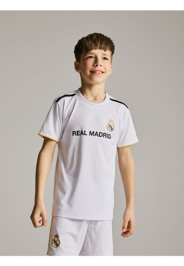Reserved - Komplet Real Madrid - biały. Kolor: biały. Materiał: dzianina. Wzór: gładki