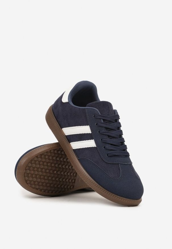 Born2be - Granatowe Buty Sportowe Sneakersy z Paskami z Boku Nalovelle. Okazja: na co dzień. Zapięcie: pasek. Kolor: niebieski. Materiał: jeans