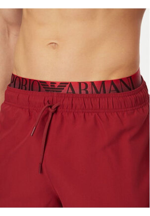 Emporio Armani Szorty sportowe EM000686 AF20432 U5050 Bordowy Regular Fit. Kolor: czerwony. Materiał: syntetyk. Styl: sportowy