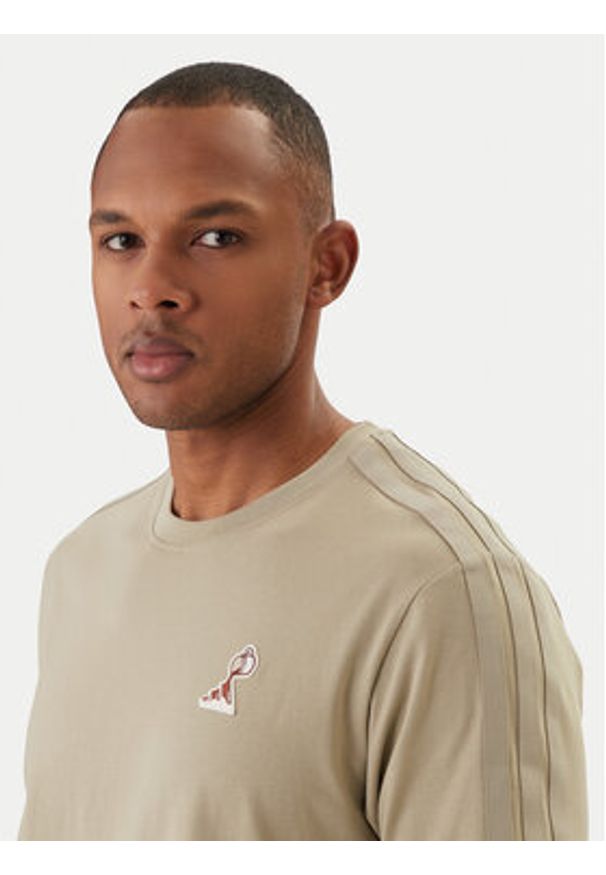 Adidas - adidas T-Shirt Lux Coffee Cafe Pour Graphic KB4846 Zielony Loose Fit. Kolor: zielony. Materiał: bawełna