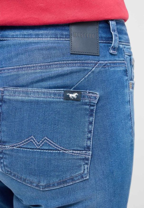 Damskie Spodnie jeansowe Mustang Style Crosby Relaxed Slim Denim Blue 1016912 5000 582
