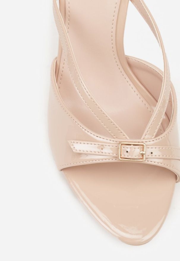 Renee - Beżowe Klapki na Szpilce z Paskami Klamerką i Lakierowanym Połyskiem Urneiros. Okazja: na ślub cywilny, na wesele. Kolor: beżowy. Materiał: lakier. Wzór: aplikacja. Obcas: na szpilce. Styl: elegancki