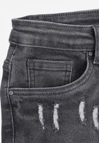 Renee - Ciemnoszare Jeansowe Szorty High Waist z Ozdobnymi Przetarciami Vimalira. Okazja: na co dzień. Stan: podwyższony. Kolor: szary. Materiał: jeans. Długość: długie. Sezon: lato, wiosna. Styl: elegancki, casual #7