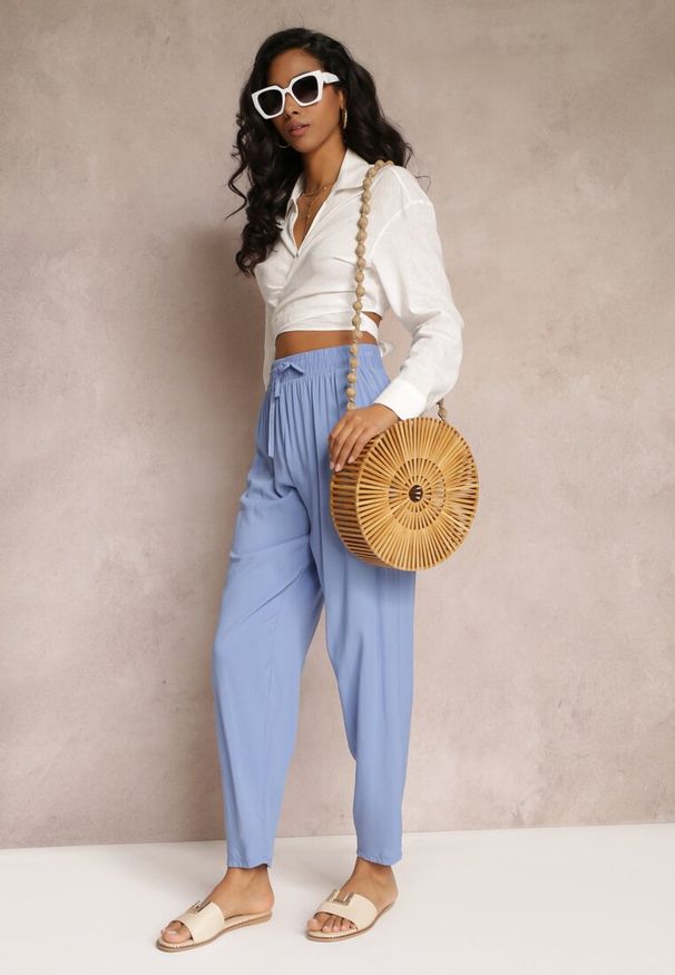 Renee - Niebieskie Wiskozowe Spodnie z Gumką w Talii i Zwężanymi Nogawkami Sumipaku. Kolor: niebieski. Materiał: wiskoza